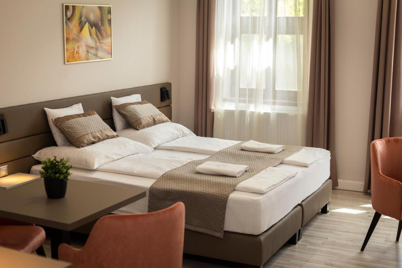 Végvár Spa Apartman Gyula Extérieur photo