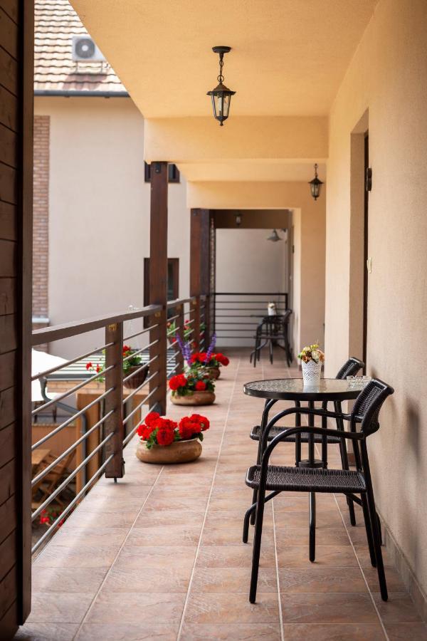 Végvár Spa Apartman Gyula Extérieur photo